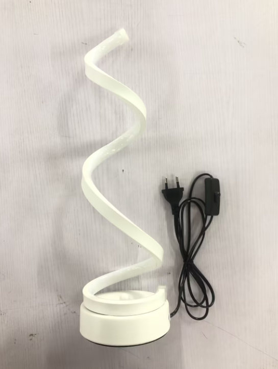 88e9cc62-bd4a-45e3-9f16-f2b7d0b339b1.jpg Table lamp