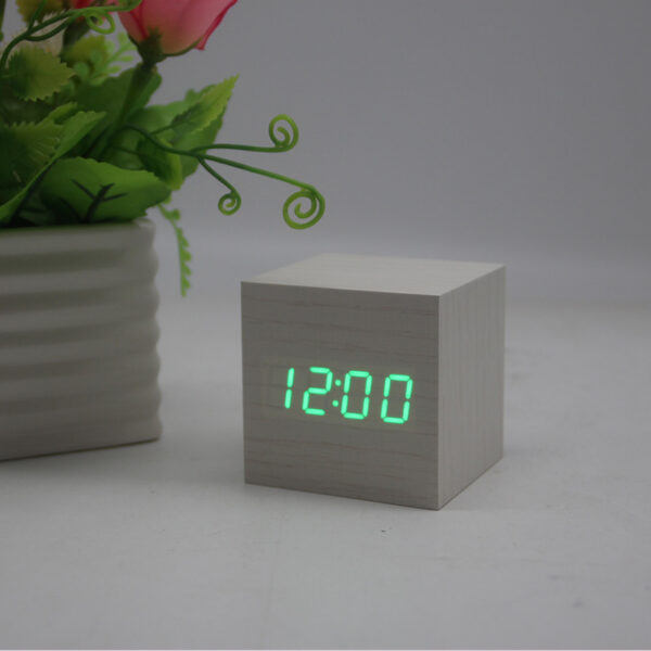 a2c44a8e-a17e-4a95-b713-42ffeef0bbc4.jpg Minimalist Cube shaped sound-sensitive wooden digital clock with temperature display